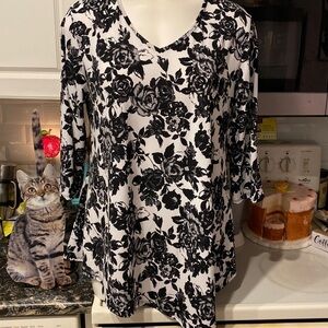 D womens floral top size XL
